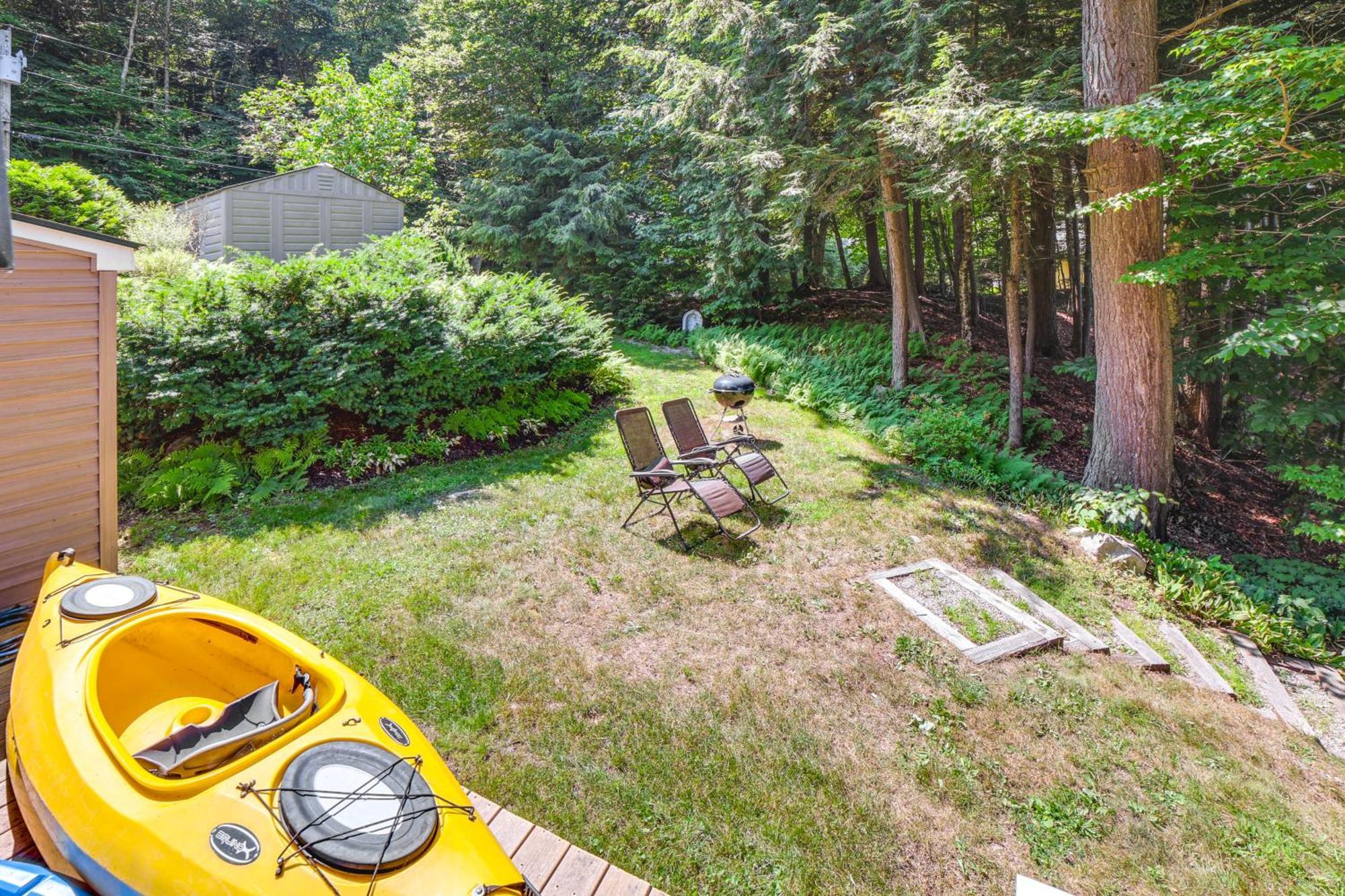 Breathtaking Newbury Cottage With Deck On Chalk Pond Екстериор снимка