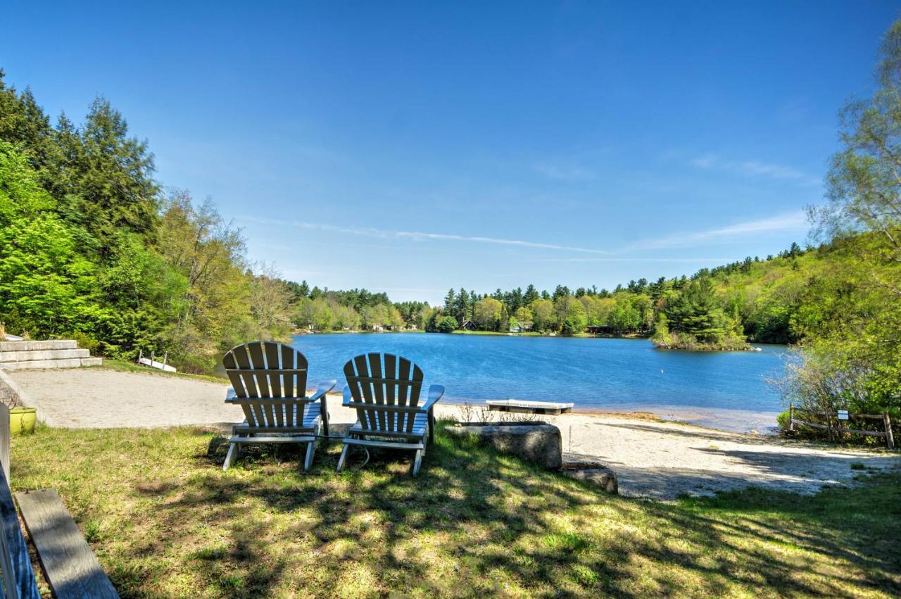 Breathtaking Newbury Cottage With Deck On Chalk Pond Екстериор снимка